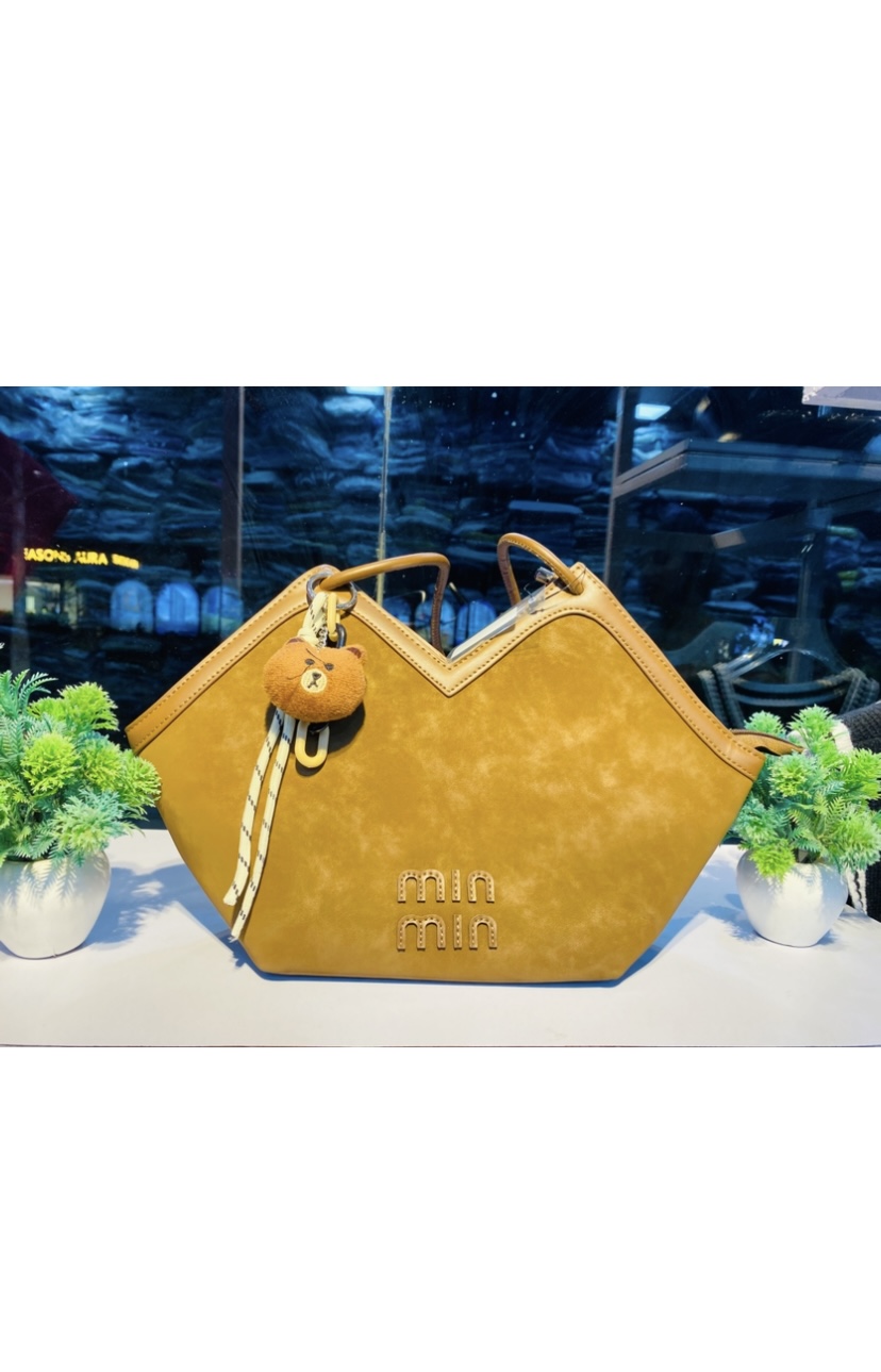 Everyday Essential Bag 1