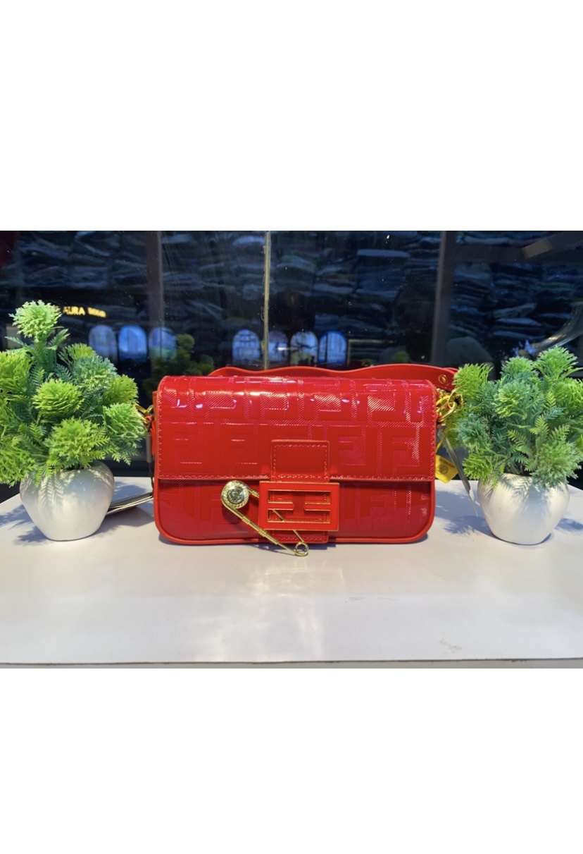 Elite Elegance Purse 1